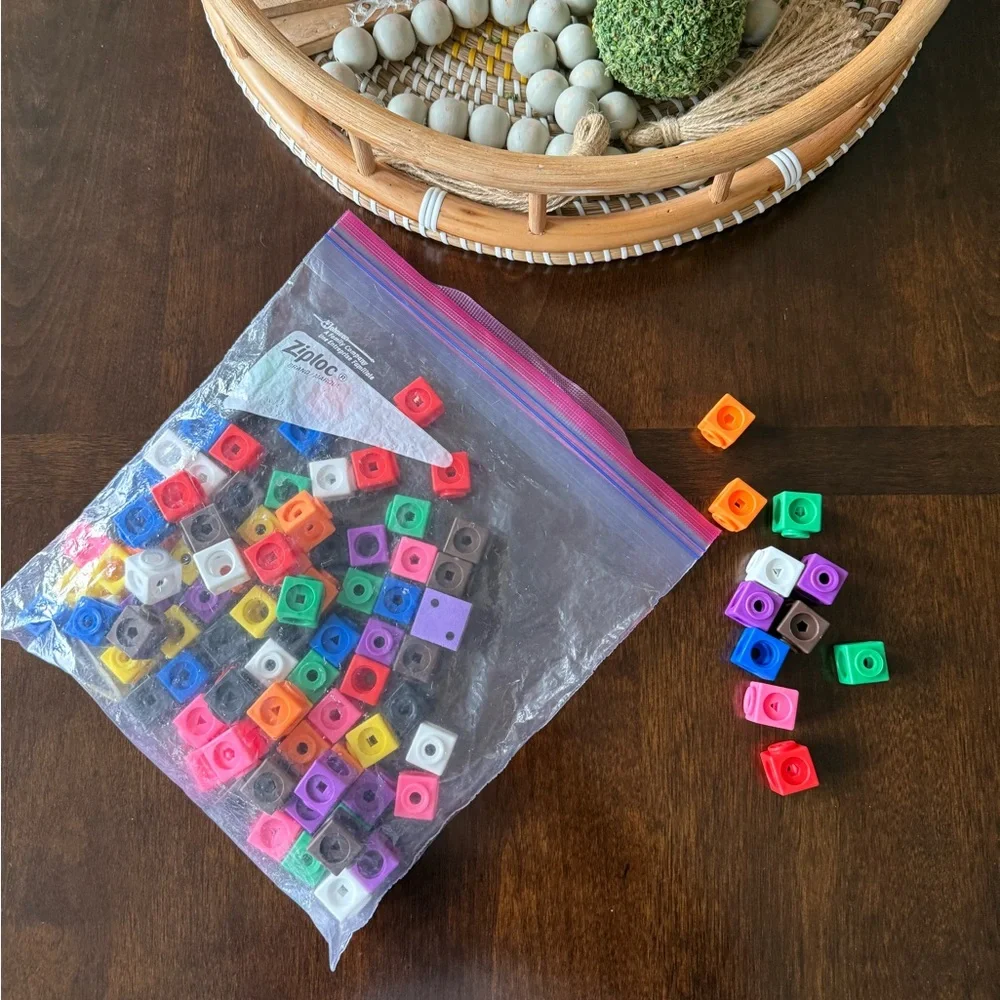 Lakeshore Learning linking cubes